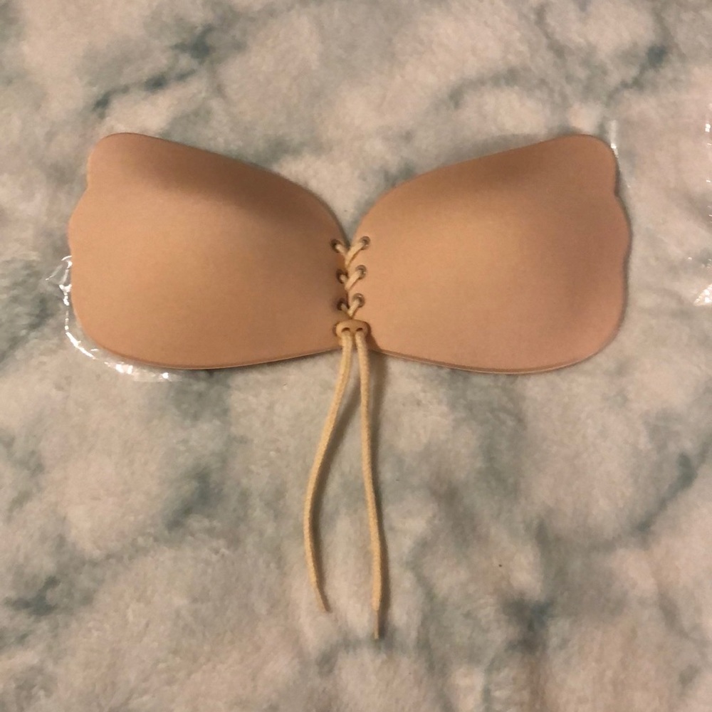 Sticky strapless/backless bra